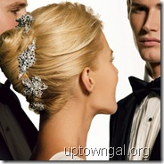 bride_hairstyle_with_clips_blonde
